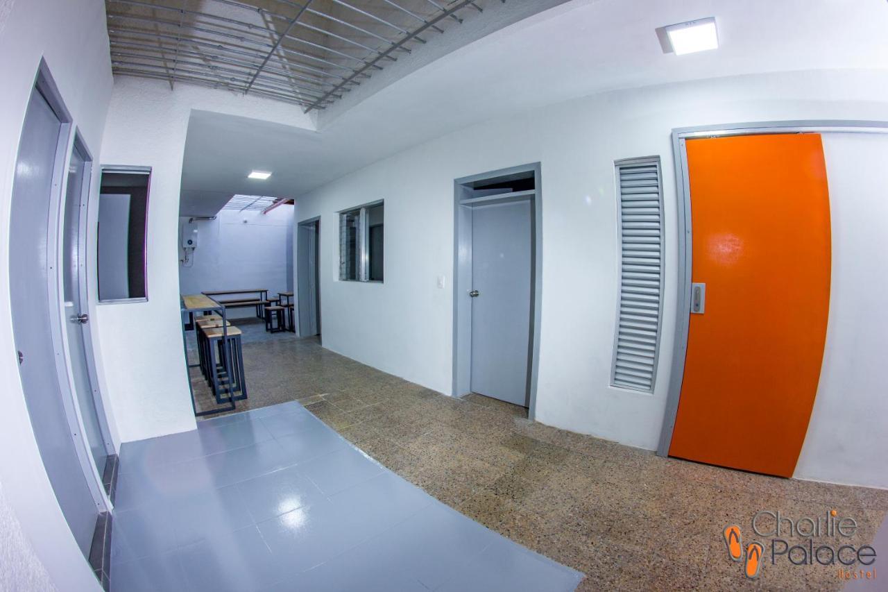 Charlie Palace Hostel Medellin Exterior photo